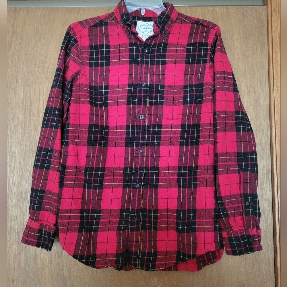 St. John's Bay Red and Black Checkered Men's Flannel Shirt, S
